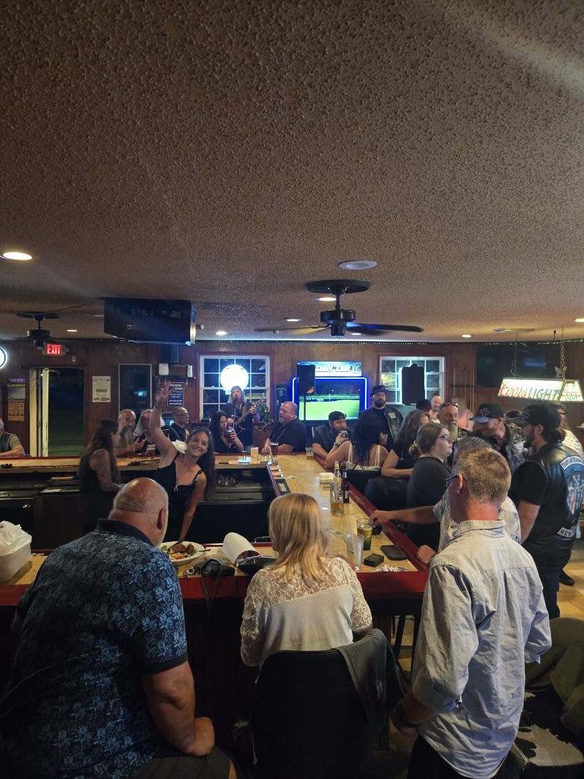 Packed bar at Silver Lake Tavern