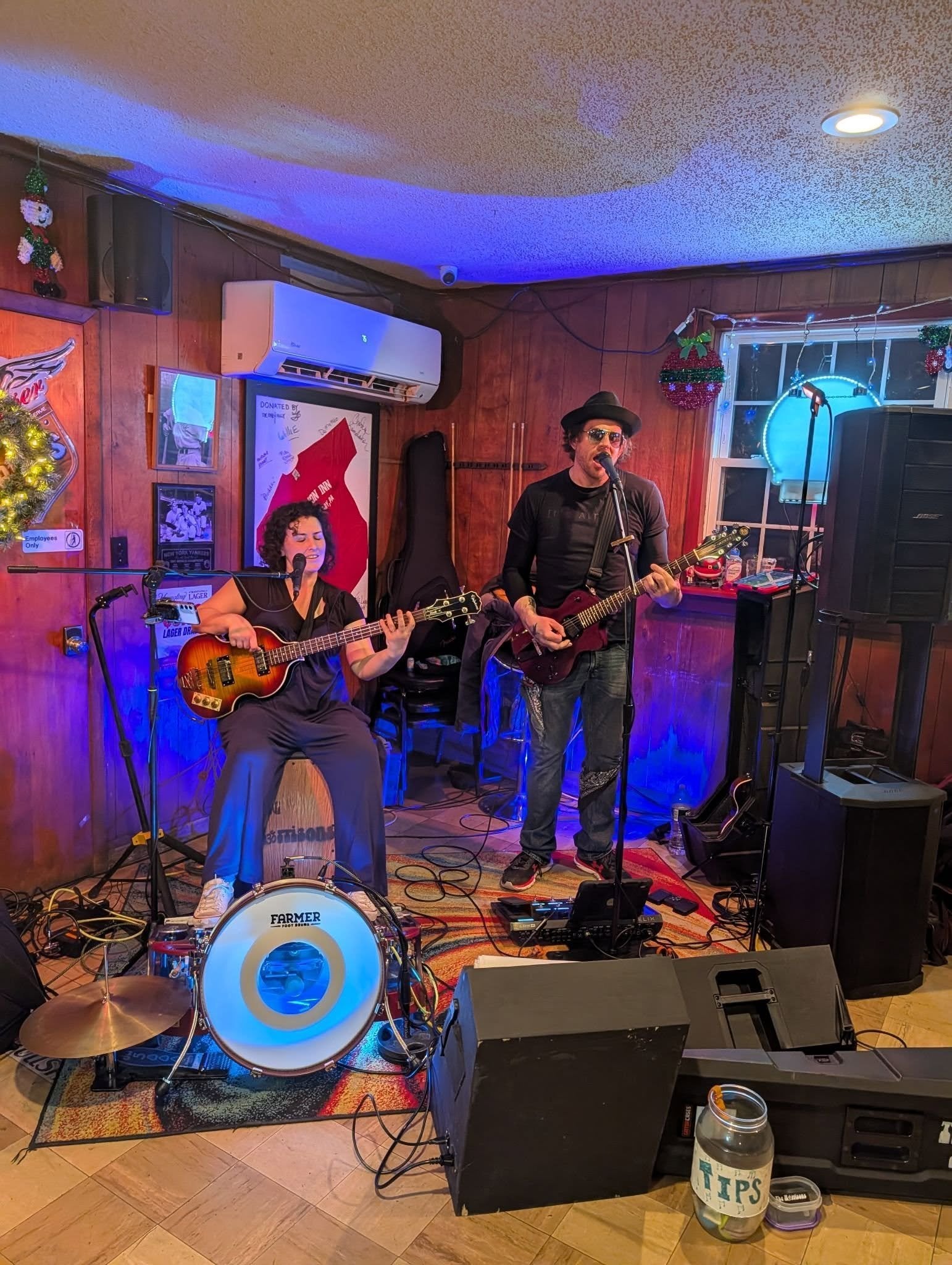 Live music at Silver Lake Tavern