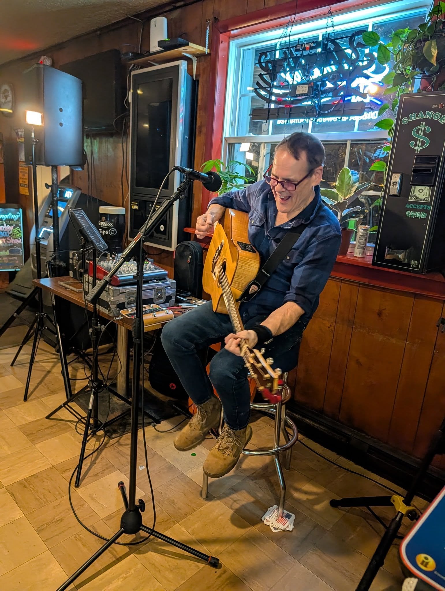 Live music at Silver Lake Tavern